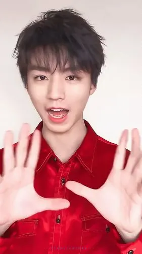 王俊凯考古oppo红衣小哥哥 cr.仙恋巨卡