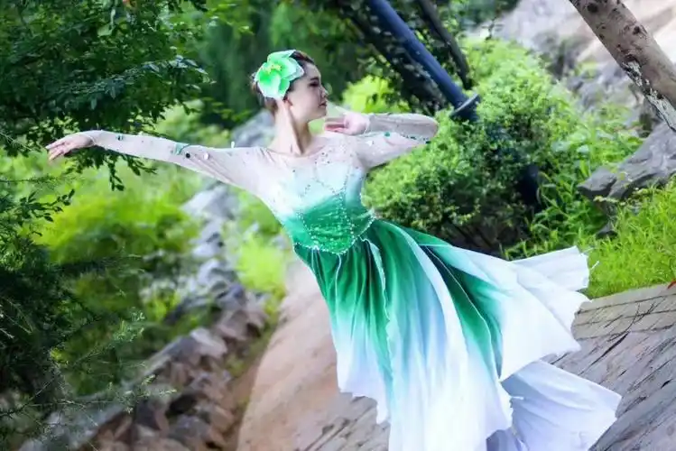 茉莉花古典舞民族舞中国风演出服东方歌舞团