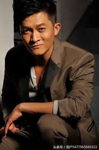 这2个明星,虽然两个不同的姓,却是亲兄弟,说出来你也许都不信