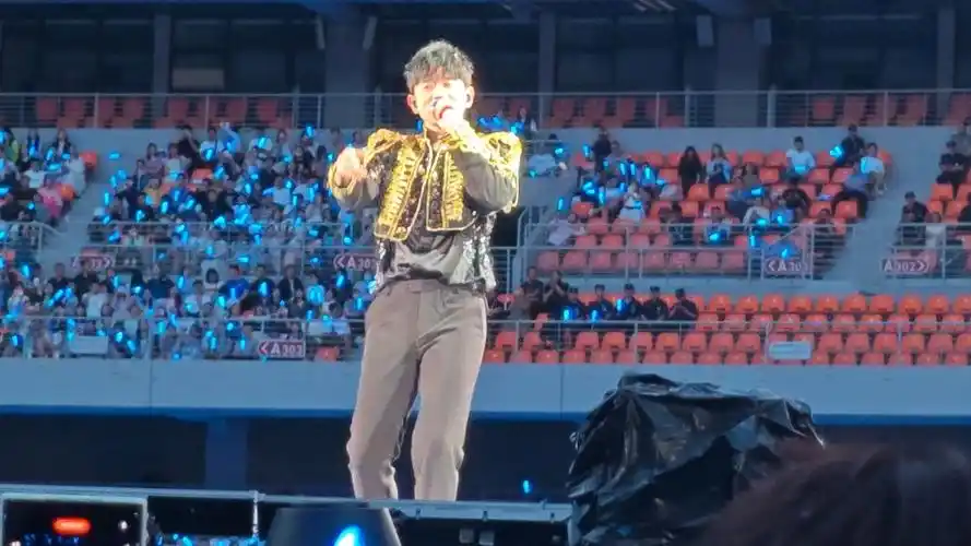 穿越人海来看你-张杰演唱会兰州场