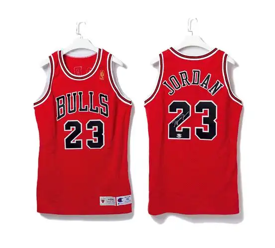 3532迈克尔乔丹亲签红色公牛队赛场级球衣