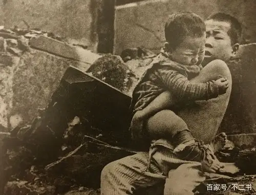 老照片:遭受日寇入侵下的中国 劫难之下的平民百姓