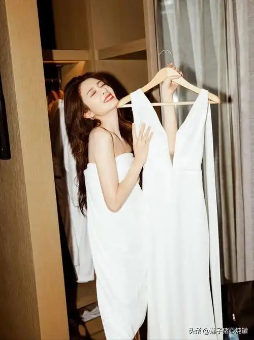 傅菁|一袭白裙,朦胧纯净的美