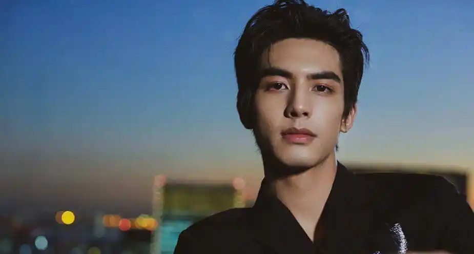 有种"神仙颜值"叫宋威龙寸头,秒变商业型男,颜高就是任性!