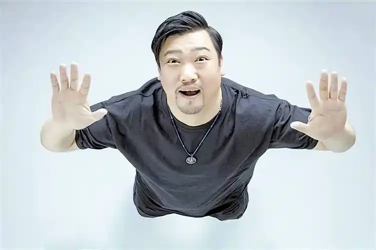 贾冰为何突然不"红"了?你看他做的这些事,就都懂了