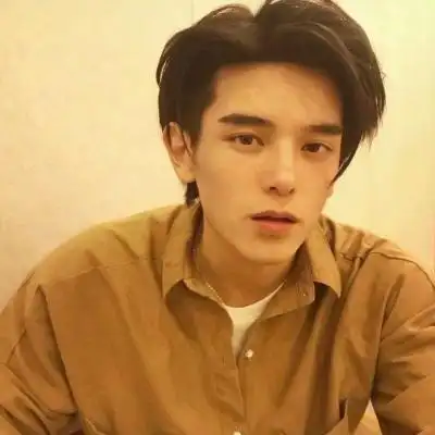 男生头像阳光帅气高清 喜欢迩坏坏的笑容