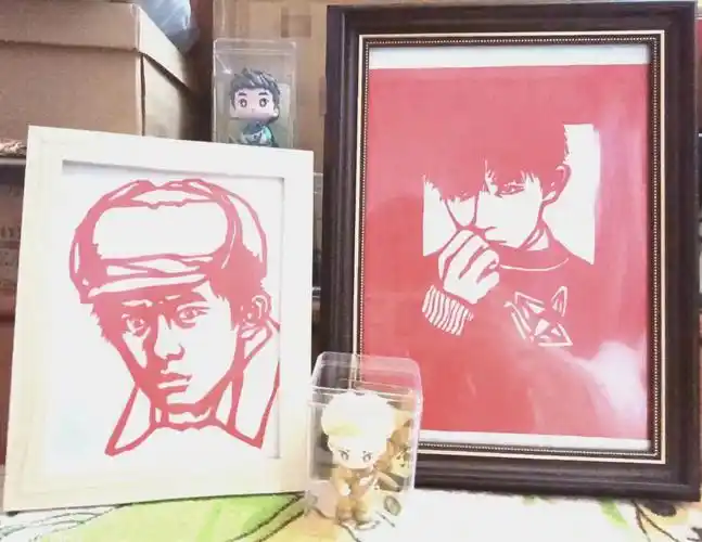 送了两幅剪纸给千纸鹤姐姐  虽然我自己没有留着有千玺的剪纸但是送给