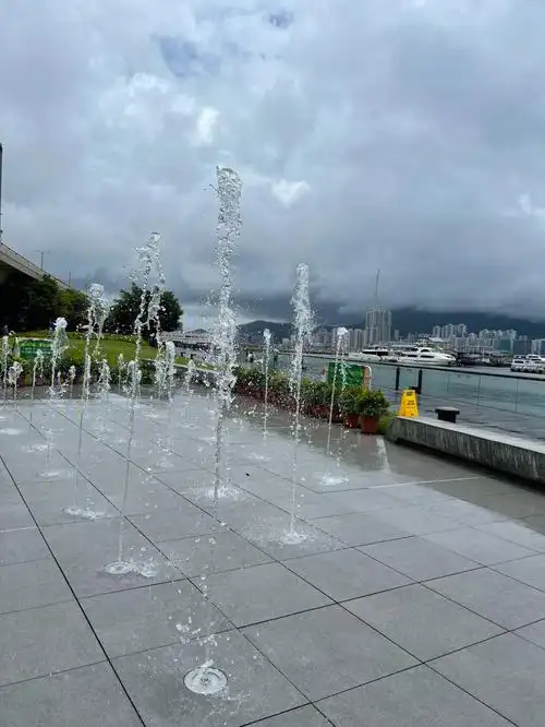 观塘喷水池真的好好笑半亿耶听说