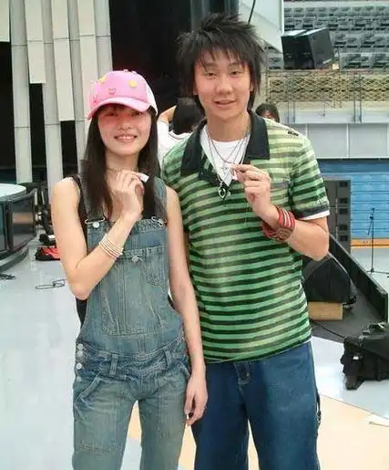 老照片:张韶涵和林俊杰