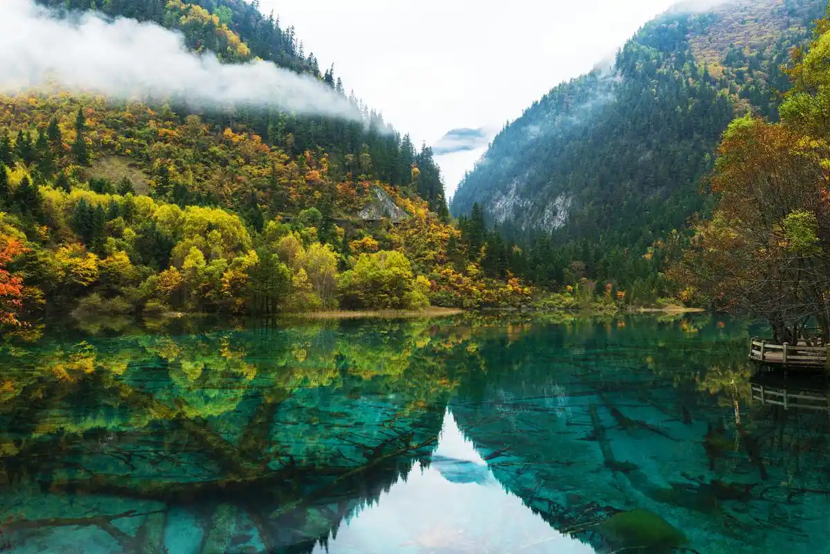 九寨沟的秋天,不仅仅是一片美丽的风景,更是内心的净土.
