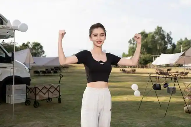 杨颖健身彩蛋六宫格##angelababy运动风六宫格随拍