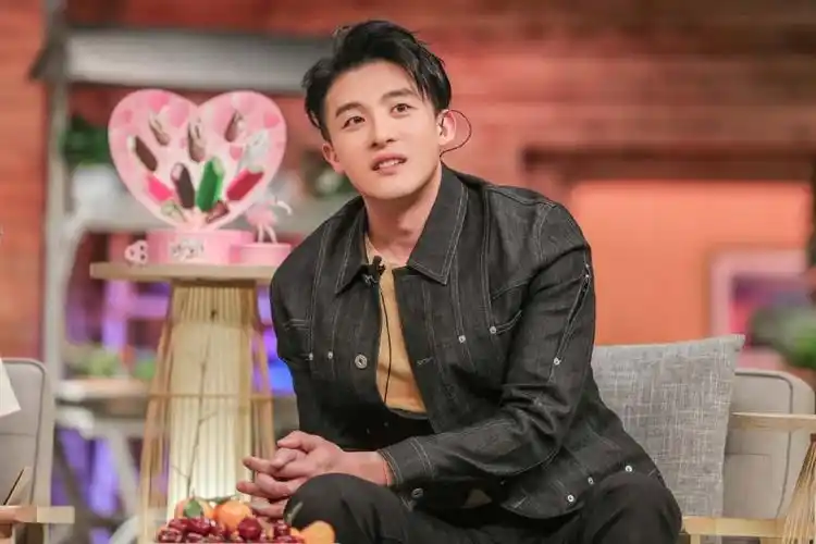 分享一组孙艺洲图片给大家,图中的明星图片壁纸会点缀你的电脑桌面