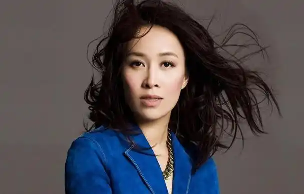 坚持与成就坚持自己的梦想,相信自己的才华,这是中国著名女歌手那英的