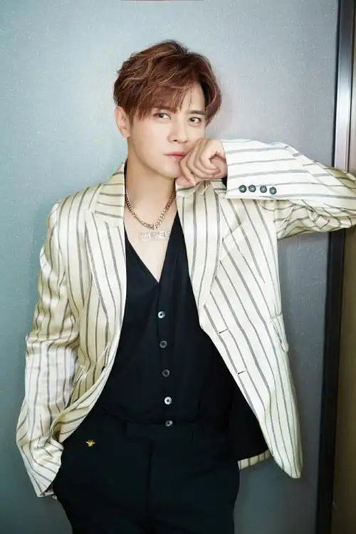 罗志祥帅气活动照