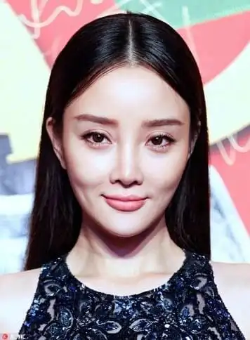 说李小璐整容的都出来 眉眼搭配好效果堪比微整容