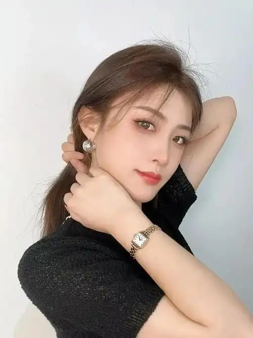 模特美女下笔如有神