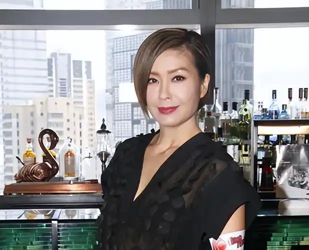 演员伍咏薇结婚13天丈夫去世21岁成寡妇如今她还好吗