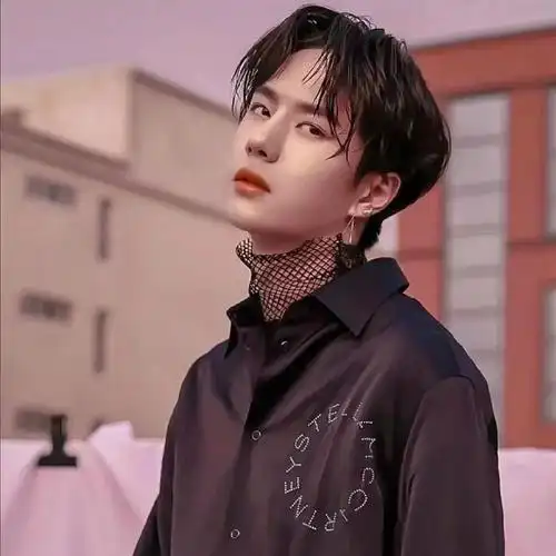 王一博超话#王一博#选个头像换一换,推荐一下呗,你喜欢哪一款呢宝