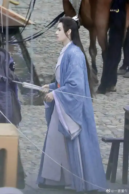 龚俊温客行# gj#龚俊今夏最爱天空蓝# 我. 来自一番重午 - 微博