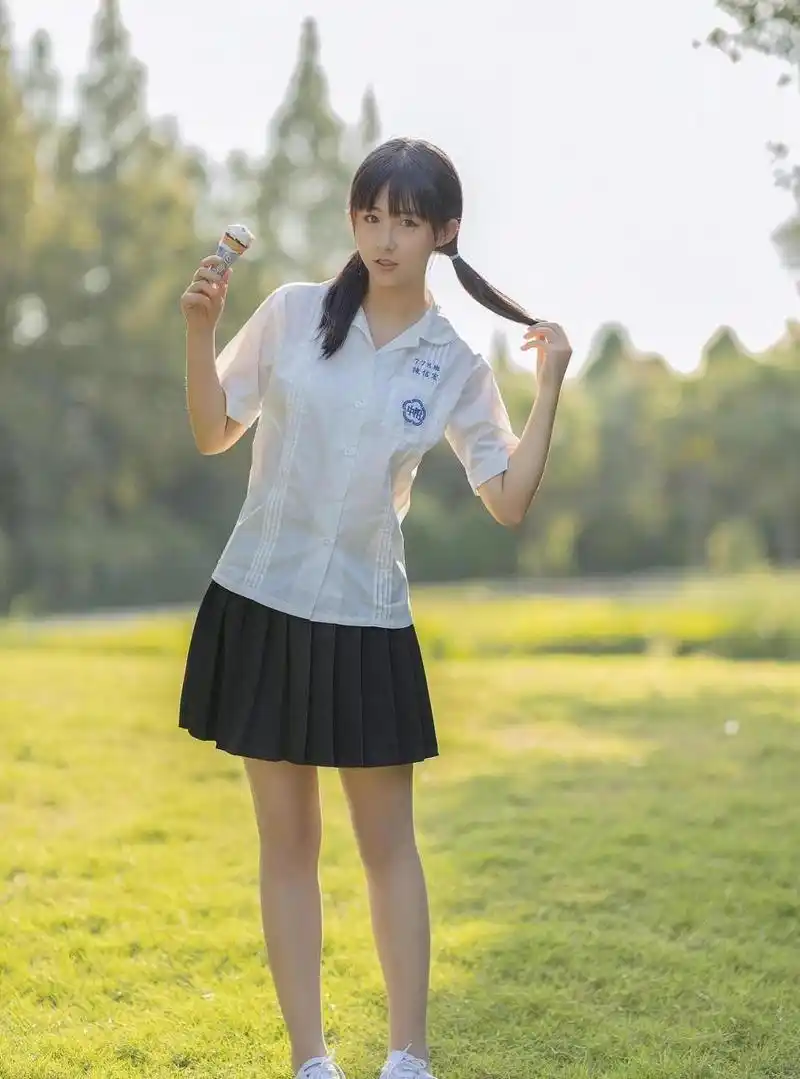 最美校园风~可爱的双马尾校服少女户外写真 #中国版chatgpt来了