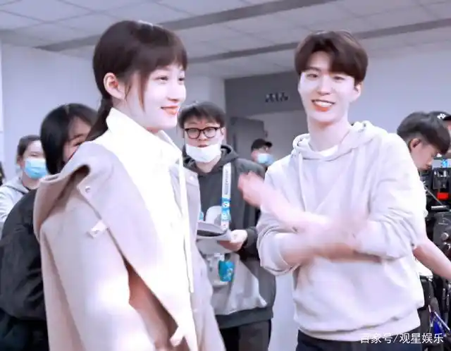 原创范丞丞和关晓彤cp感有多强看完他俩的互动网友直呼好甜啊