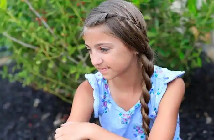 长发小女孩扎发大全 时尚好看每款不重样_儿童发型 - 美发站