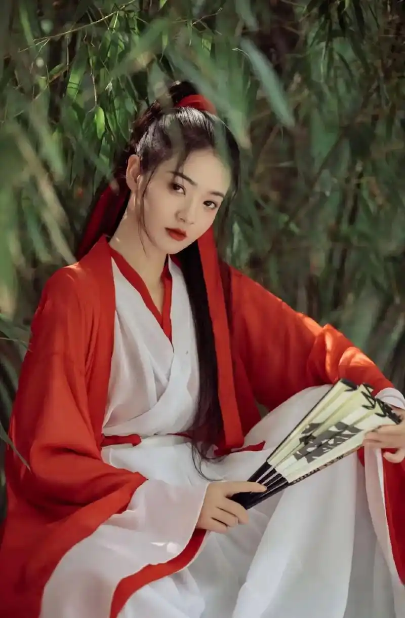 仙侠写真 |又飒又美 |个人写真.#汉服 #红衣古装 #国风 - 抖音