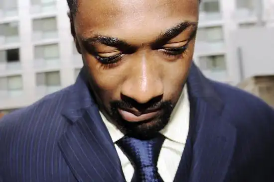 图文-奇才当家球星违法持枪被判刑 低头沉默不语