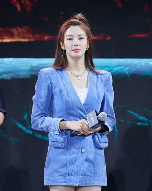 原创暴躁拽姐张雨绮掌掴汪小菲手刃前夫婆婆用600万逼分手