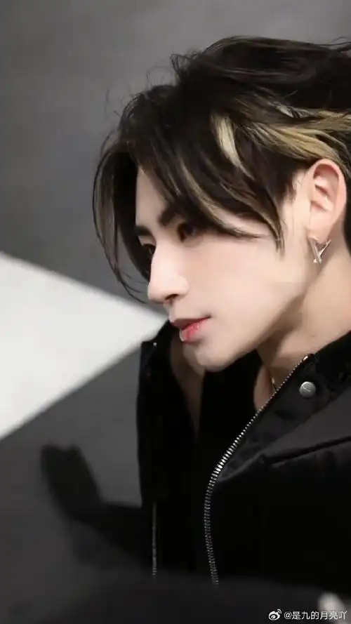 小鬼王琳凯年度最佳说唱歌手