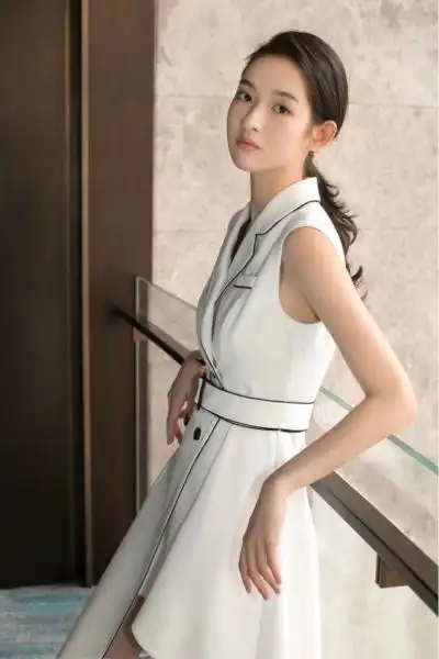 王玉雯亮相《遇见你真好》首映礼 获赞初恋脸