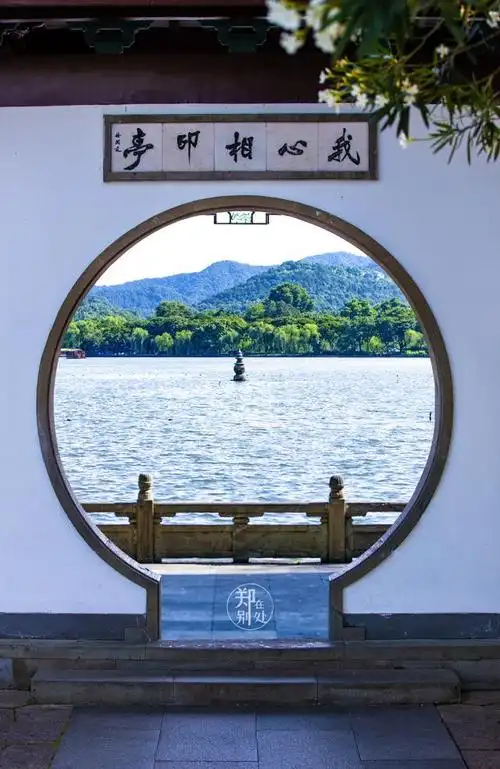 杭州西湖的核心景观:三潭印月岛上游,有哪些看点?附实用攻略