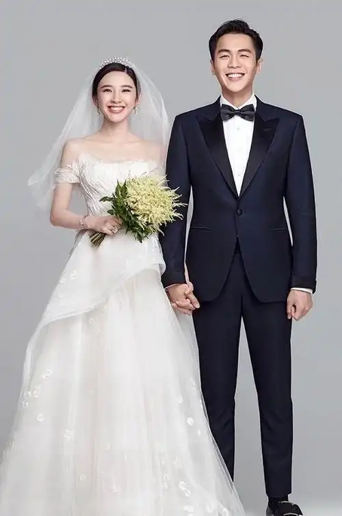 结婚照图片大全图,看看十组明星婚纱照,袁泉美若天仙,舒淇有颜任性,你