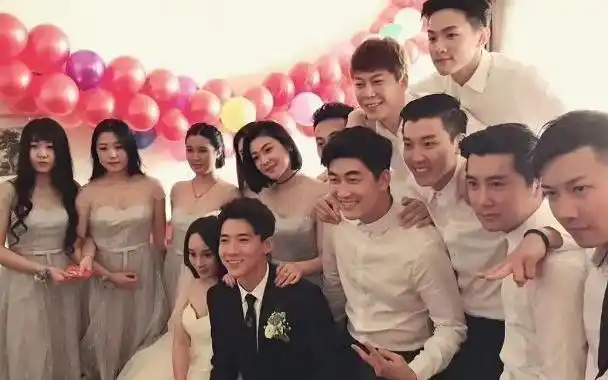 当时在节目中,人气高的还有孙克杰,朱信宗,个个都帅气.