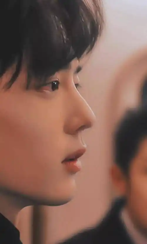 肖战的喉结合集:上下滚动的喉结会说话,简直荷尔蒙爆棚_时尚_鼻梁_高