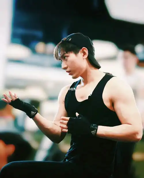 成毅的身材是真不错