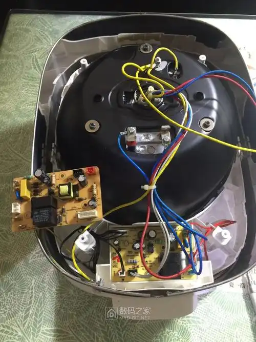 苏泊尔cfxb40fc82675电饭煲维修