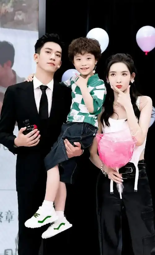 王玉雯王子奇你给我的喜欢收官海报