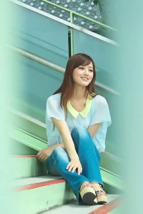 《离别的眼泪》龙梅子 最新伤感网络歌曲mv