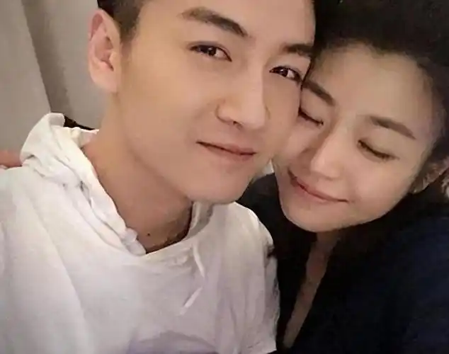 陈妍希陈晓婚多年,变身神仙眷侣,甜蜜依旧如初恋!