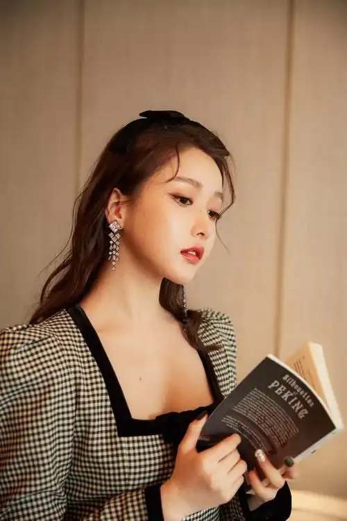 姜贞羽复古公主裙性感写真图片19