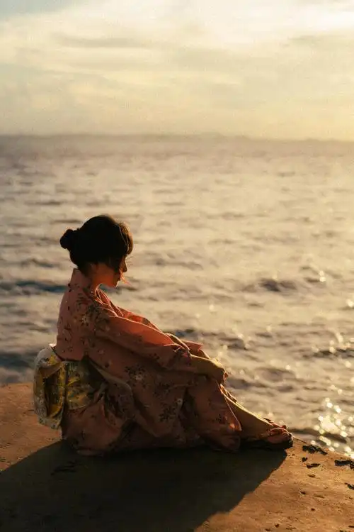 夕阳与晚霞_人像_poco摄影,日系,风景,海边,旅行之美