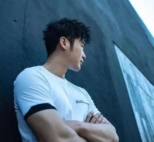 范冰冰李晨换头像网友不换等着复合吗