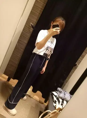 155 88amina学生哦身高150 体重78斤悠悠上班族,喜欢旅行身高155,体重