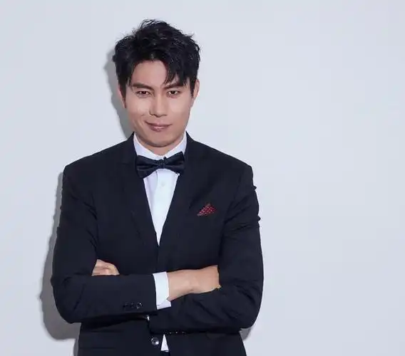 中国歌手关喆个人资料