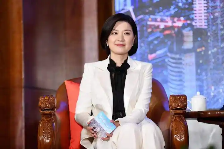 主持人陈蓉今天,文化讲坛邀请复旦大学资深教授葛剑雄,上海纽约揣学