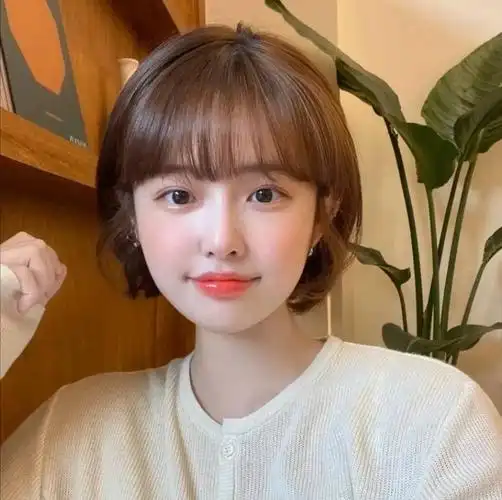 每种脸型都有适合的发型,方脸不适合黑长直,长脸留卷发超好看