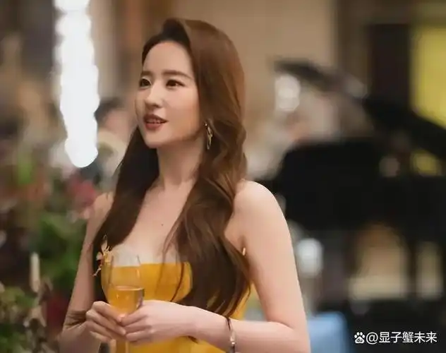 刘亦菲新剧由陈金飞担任监制,纠缠了20多年,两人疑旧情复燃了?