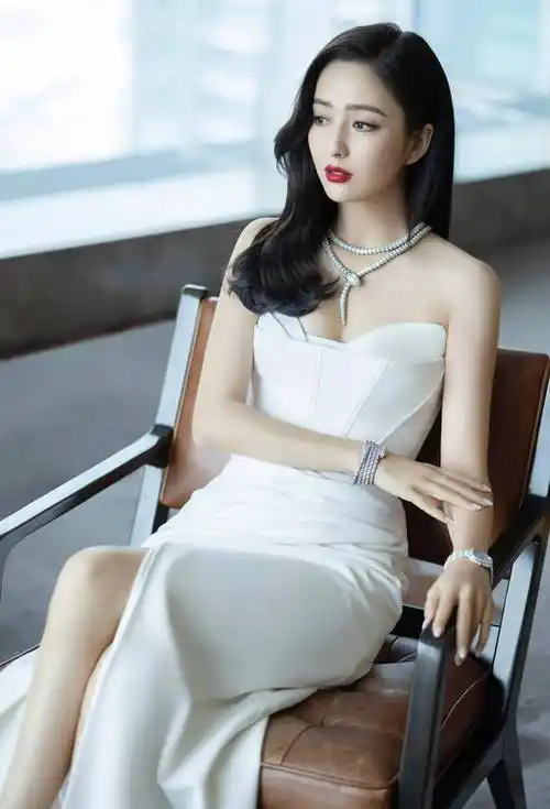 绝世美女佟丽娅成熟的气质,婀娜多姿的身材,令人心驰神往_魅力_演技