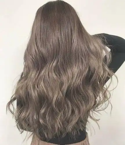 任何人都很容易搭配亚麻色系头发真美的